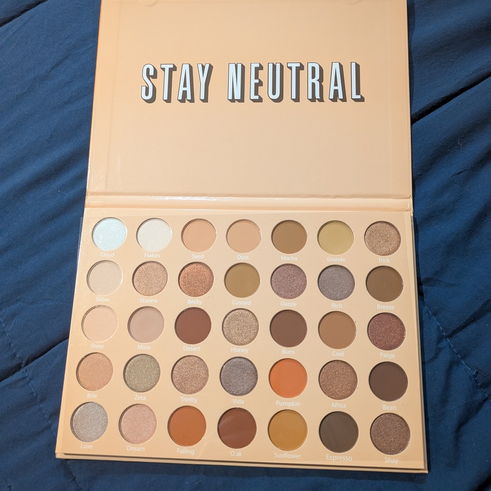 Lurella Stay Neutral Eyeshadow‎ Palette